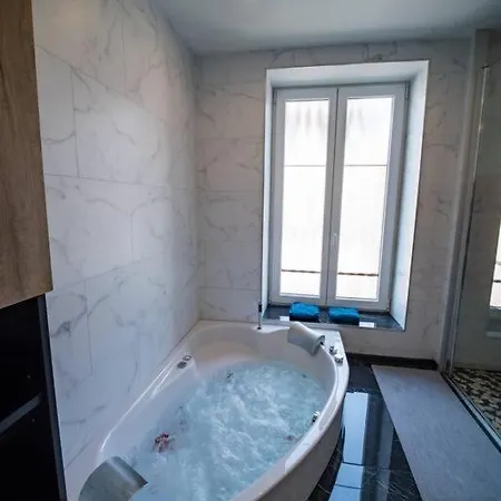 Mega Jeanne D'arc Billard Baby Foot En Option Escape Game Insolites Apartment