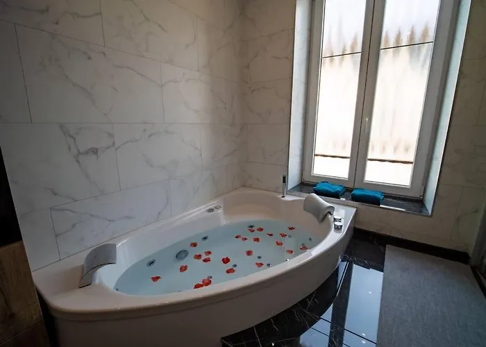 Mega Jeanne D'arc Billard Baby Foot En Option Escape Game Insolites Апартаменты *